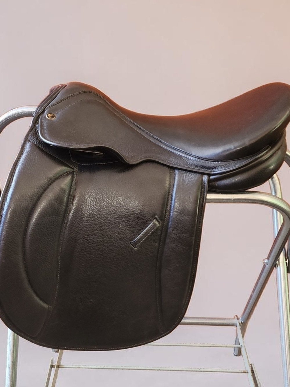 XW- Black Imported Custom Hoop Tree Saddle, 19"